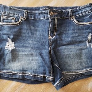 Maurice's distressed shorts